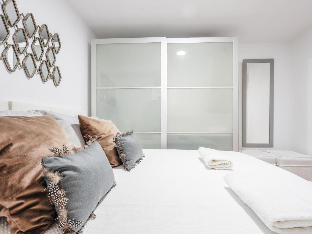 Bonito Apt En Cadiz Centro Renovado Bagian luar foto